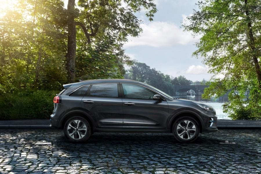  Kia e-Niro 2018 года  (WW) (фото 8 из 41)